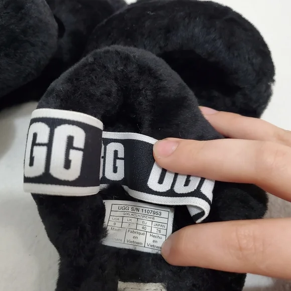 Ugg Oh Yeah Black/White Slingback Fur Slipper Sandals - Picture 6 of 6